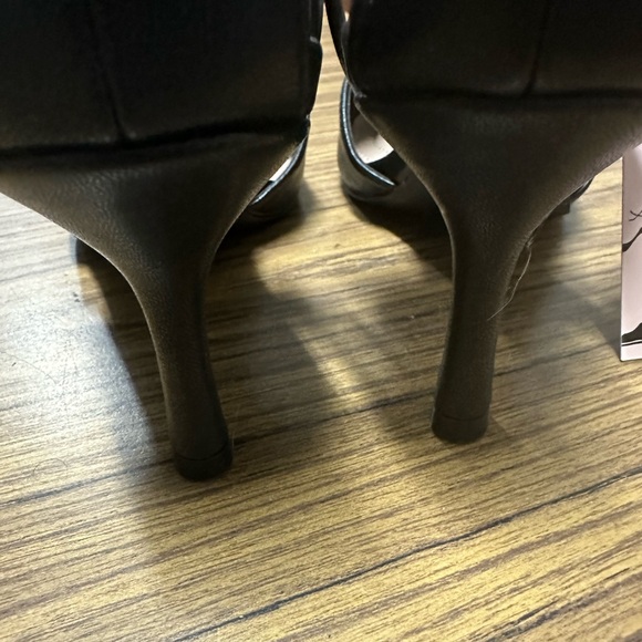 ‼️$10 - Mysoft Ankle Strap Closed Toe Heels Size 6.5 Black NWT - Picture 5 of 9